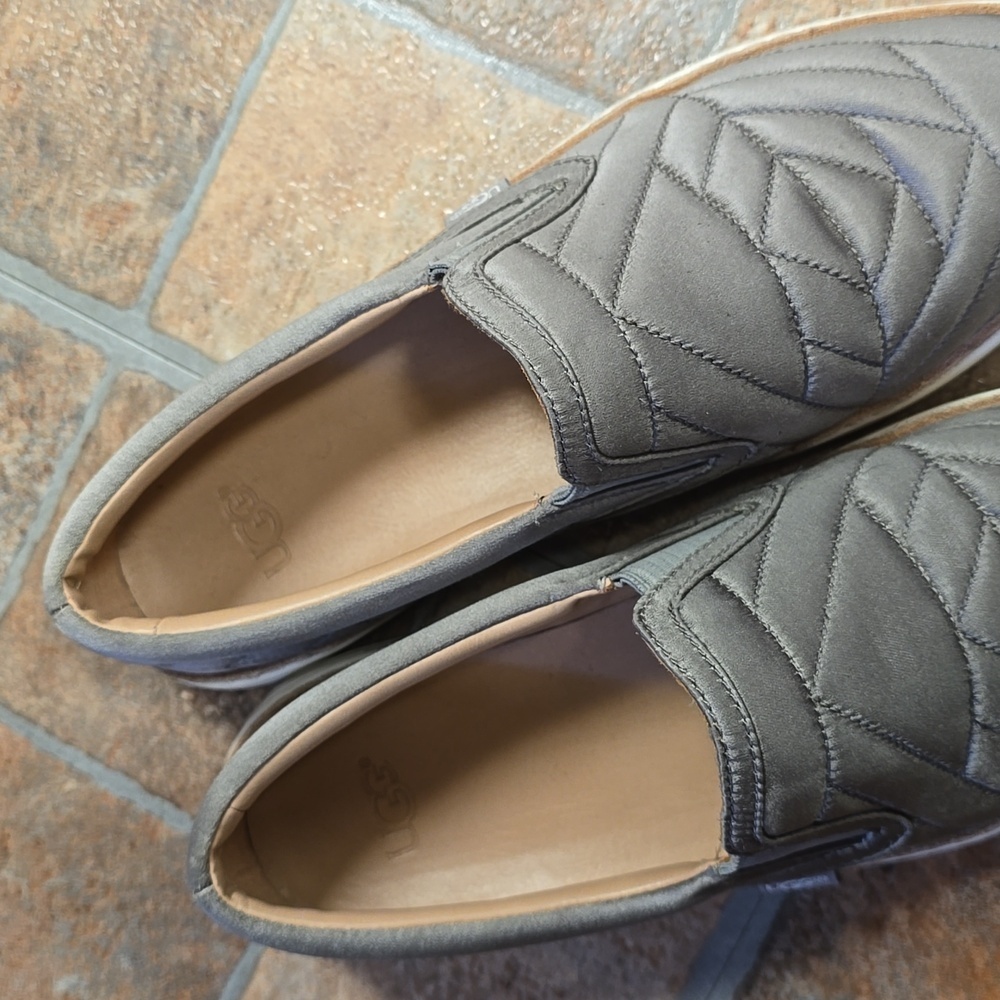 UGG‎ SOLEDAD QUILTE ELEPHANT | Size 7​ - Picture 9 of 10